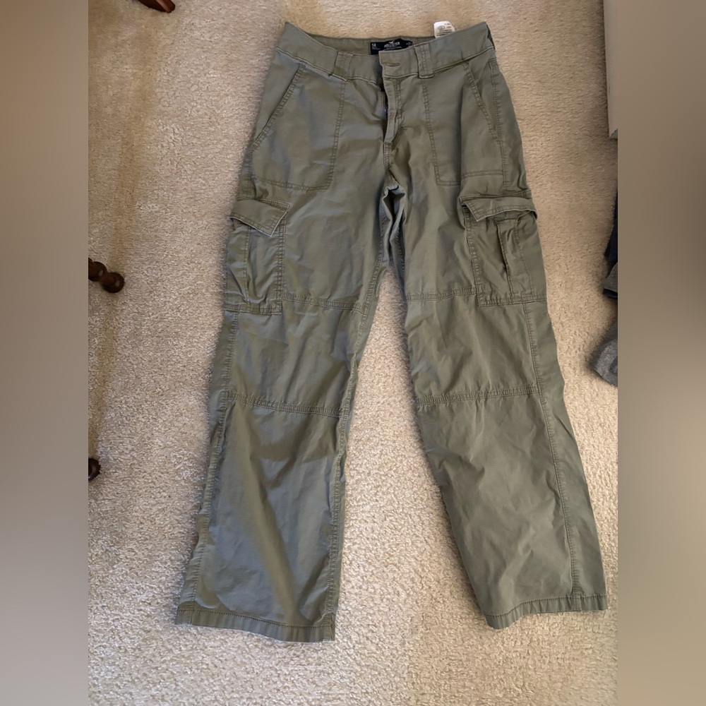 Hollister Green Cargo Pants Relaxed Fit